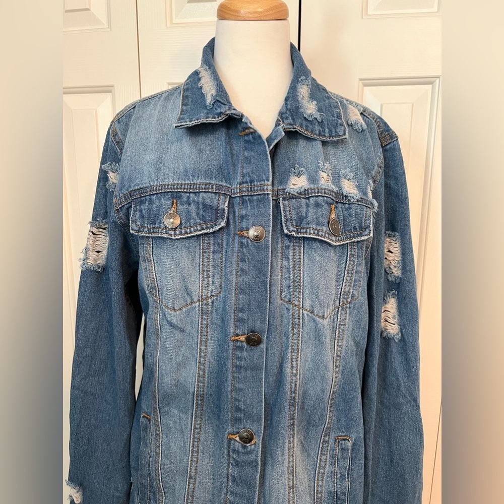 Vintage Distressed Denim Trucker Jacket Size Large - Picture 10 of 10